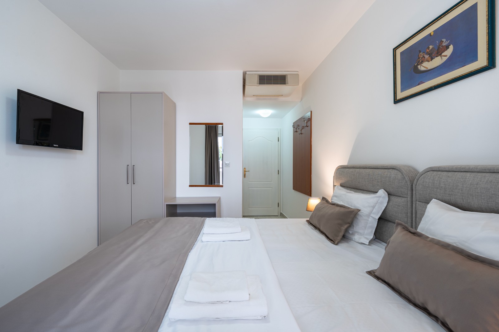 Trokrevetna soba s pogledom na planinu